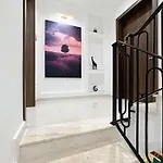 Rooftop 3br With Plunge Pool & Bbq Near Airport 度假居