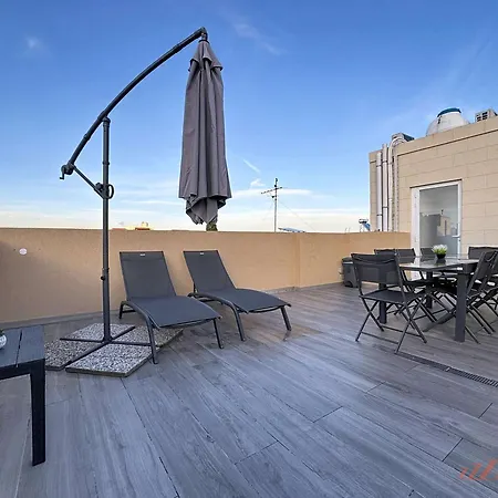 Rooftop 3br With Plunge Pool & Bbq Near Airport