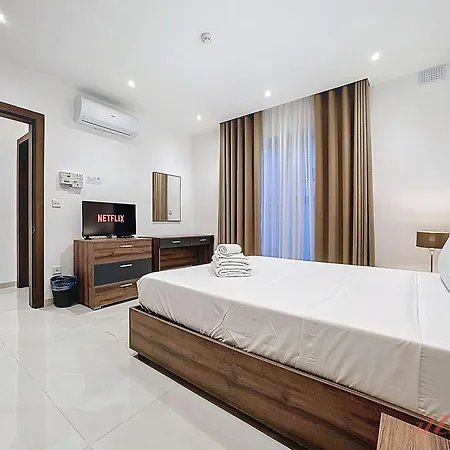 Rooftop 3br With Plunge Pool & Bbq Near Airport