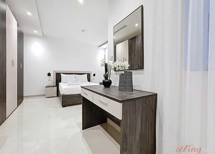 Rooftop Oasis With Plunge Pool & Bbq