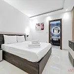펜션 Rooftop 3br With Plunge Pool & Bbq Near Airport *