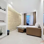 펜션 Rooftop 3br With Plunge Pool & Bbq Near Airport *