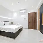 Rooftop 3br With Plunge Pool & Bbq Near Airport * Hal Ghaxiak