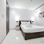 펜션 Rooftop 3br With Plunge Pool & Bbq Near Airport