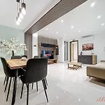 Rooftop 3br With Plunge Pool & Bbq Near Airport *