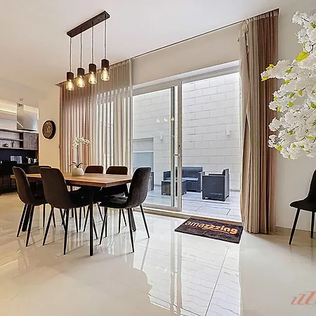 Rooftop 3br With Plunge Pool & Bbq Near Airport