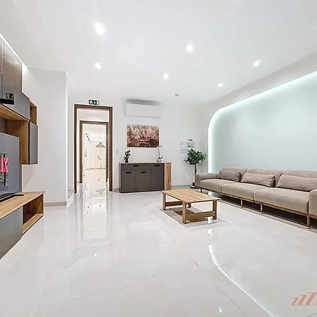 Rooftop 3br With Plunge Pool & Bbq Near Airport