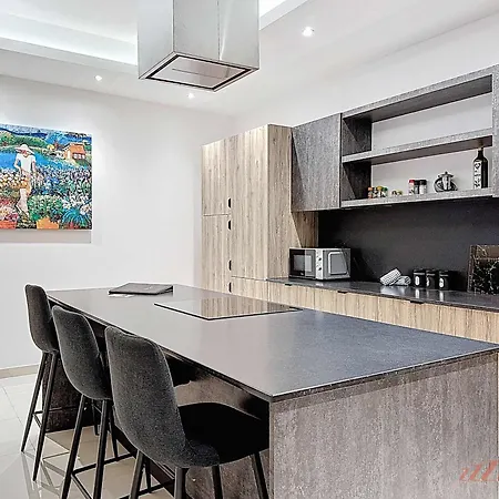 Rooftop 3br With Plunge Pool & Bbq Near Airport Feriehus *