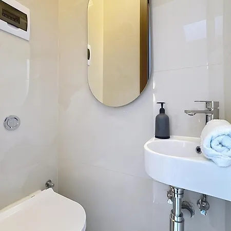 Rooftop Oasis With Plunge Pool & Bbq Case de vacanță