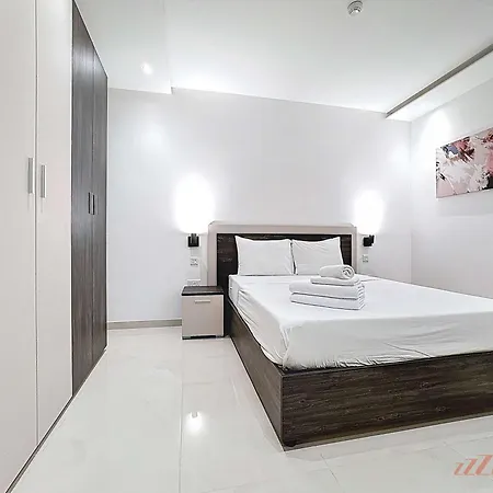 Feriehus Rooftop 3br With Plunge Pool & Bbq Near Airport