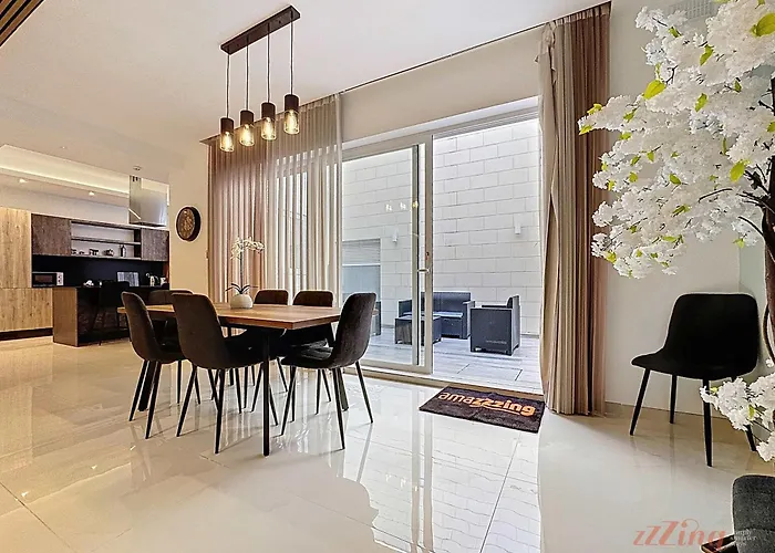 Rooftop Oasis With Plunge Pool & Bbq