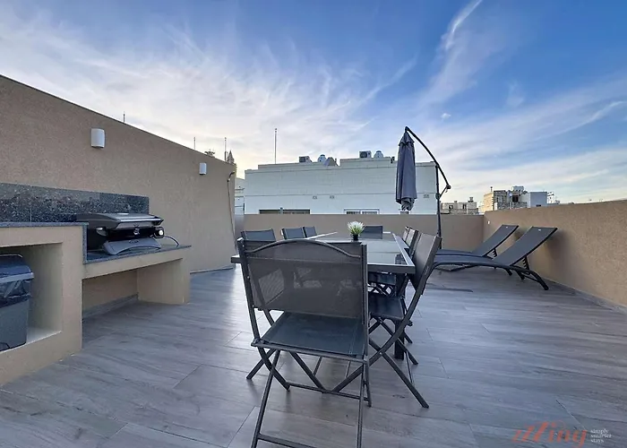 Rooftop Oasis With Plunge Pool & Bbq *