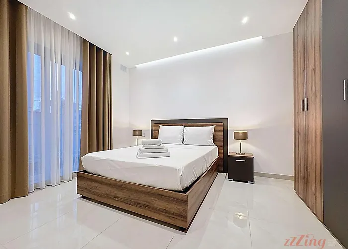 Rooftop Oasis With Plunge Pool & Bbq