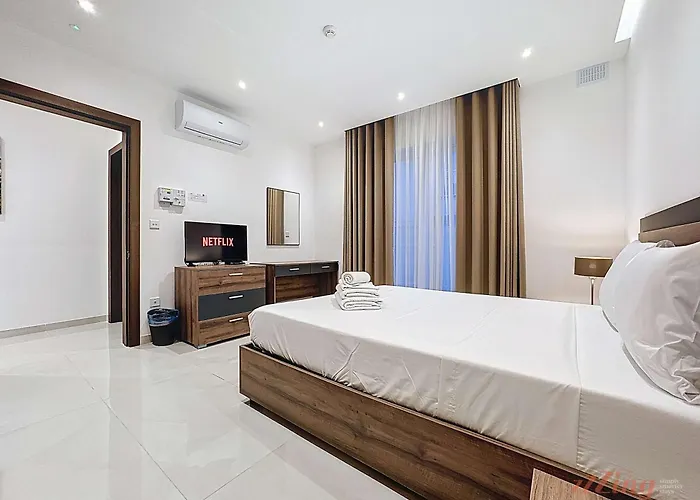 Rooftop Oasis With Plunge Pool & Bbq