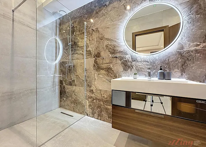 Rooftop Oasis With Plunge Pool & Bbq