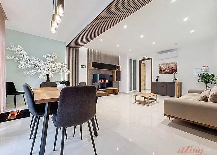 Rooftop Oasis With Plunge Pool & Bbq *