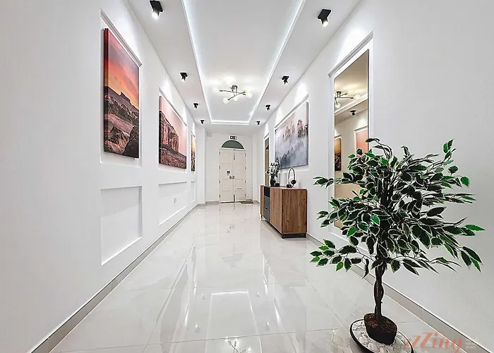 Rooftop Oasis With Plunge Pool & Bbq Holiday home