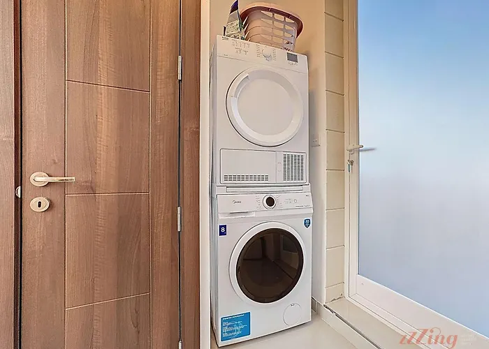 Holiday home Rooftop Oasis With Plunge Pool & Bbq *